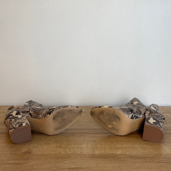 Steve Madden Rookie Snakeskin Bootie Size 7 Gray Cream Python Animal Print - Picture 7 of 7